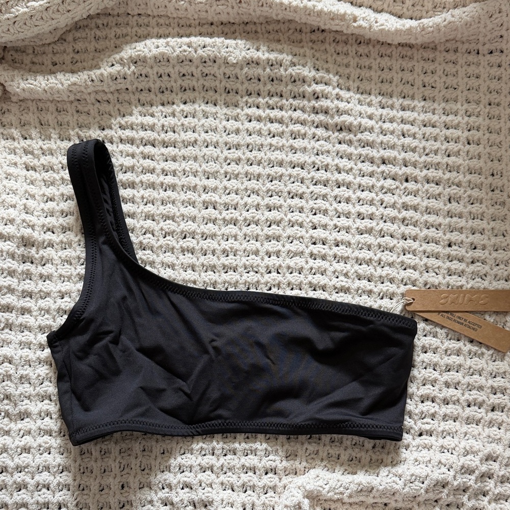 SKIMS One-Shoulder Black Bralette